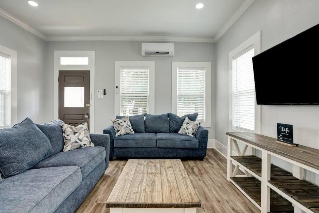 Renovated Beach Bungalow! Γκάλβεστον Εξωτερικό φωτογραφία